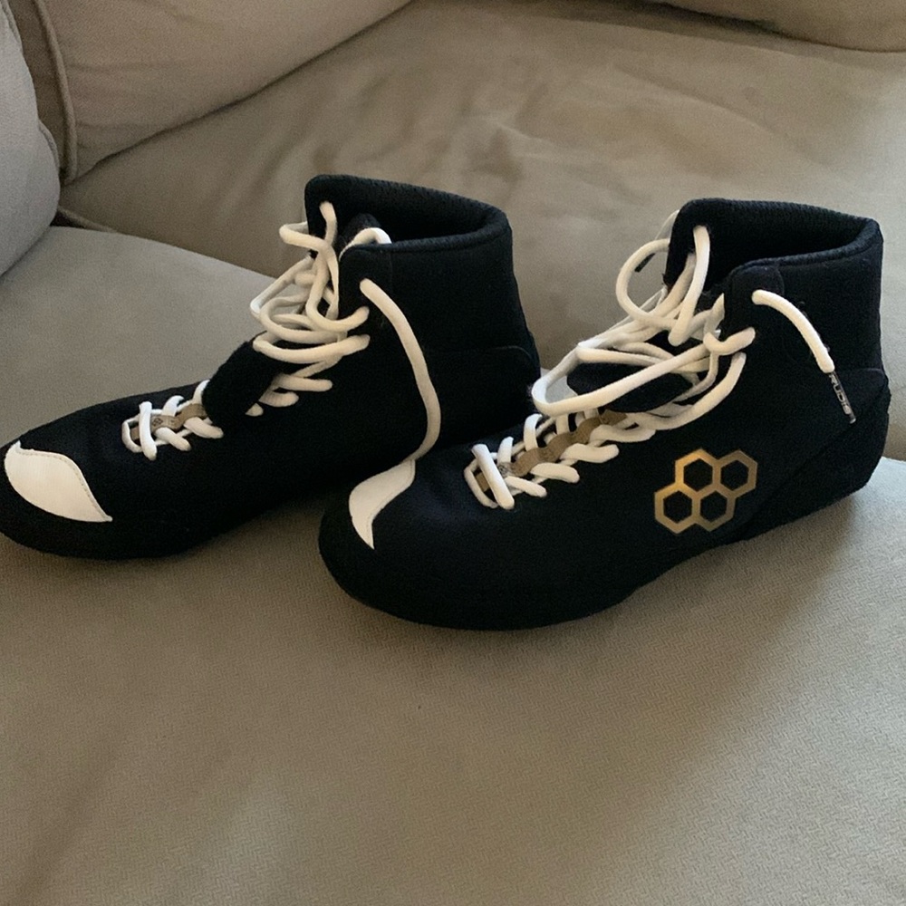 NWOT Rudis wrestling shoes size 8 mens/9.5 women’s.